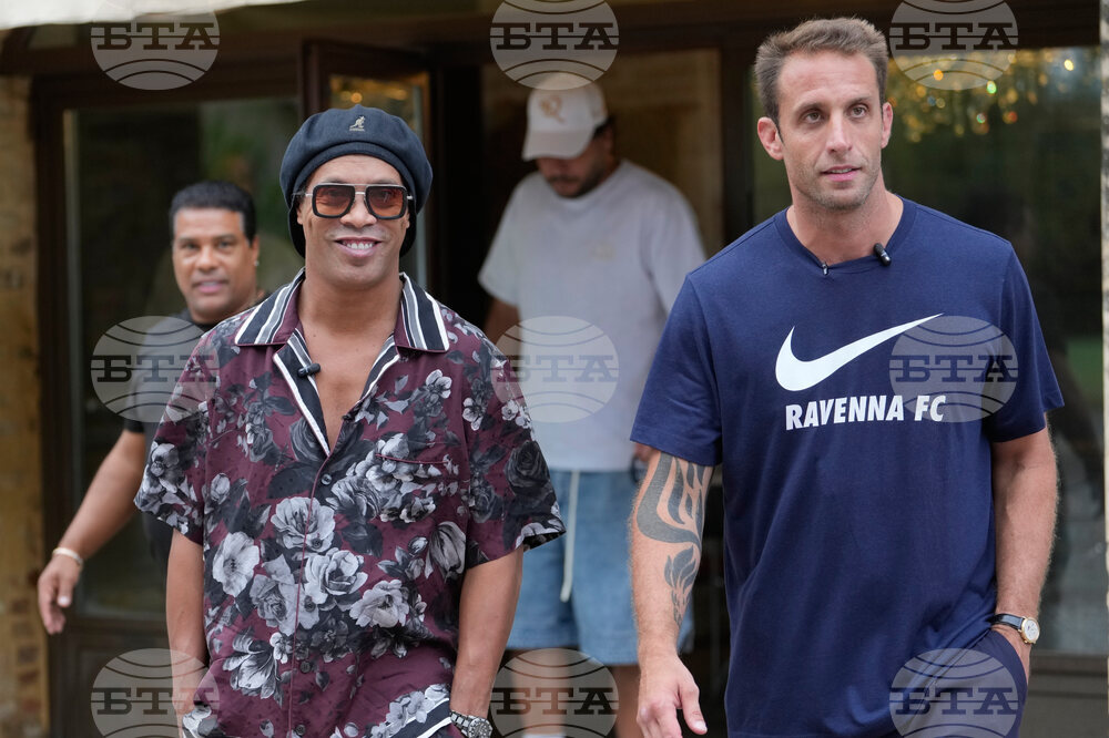 CORRECTION Italy Ronaldinho Soccer