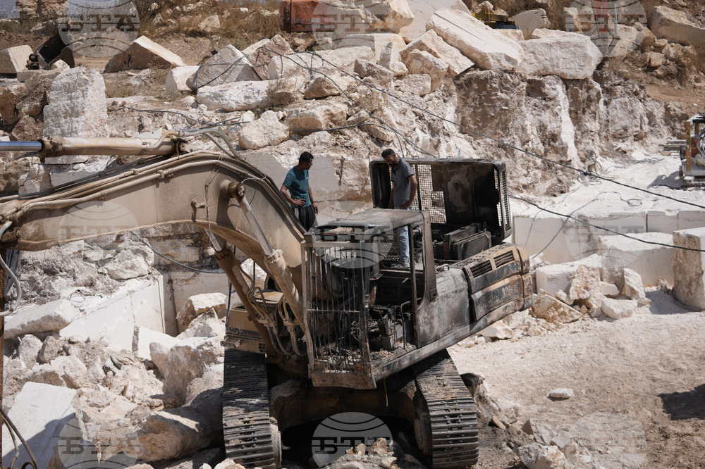 CORRECTION Israel Palestinians
