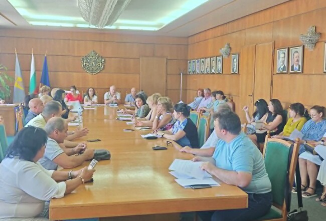 В Плевен комисия ще проверява възможностите училищни дворове да бъдат отворени за спорт в извънучебно време 