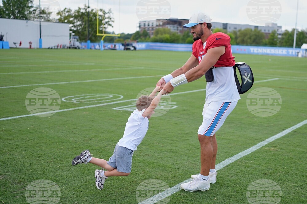Seahawks Titans Camp Football