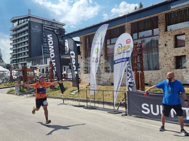 Стилиян Аврамов и Надежда Ангелова оглавиха класирането на 100 км DECATHLON Persenk Ultra в Пампорово