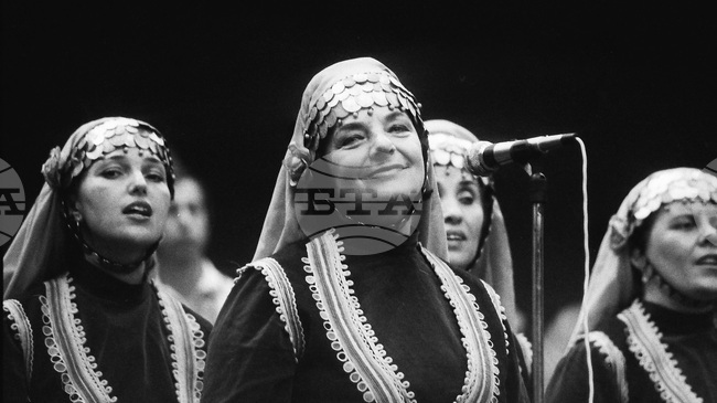 Песента е сила за самосъзнанието на хората, казва родената на днешния ден преди 90 години народна певица Любка Рондова 