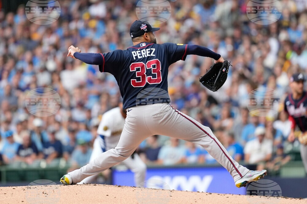 Braves Brewers Baseball