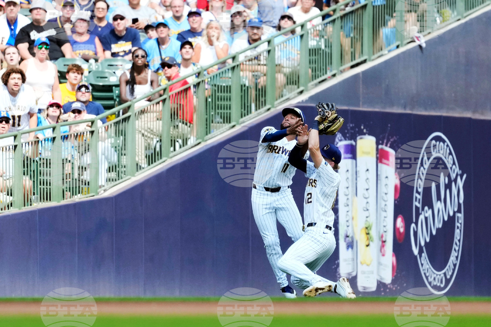 Braves Brewers Baseball