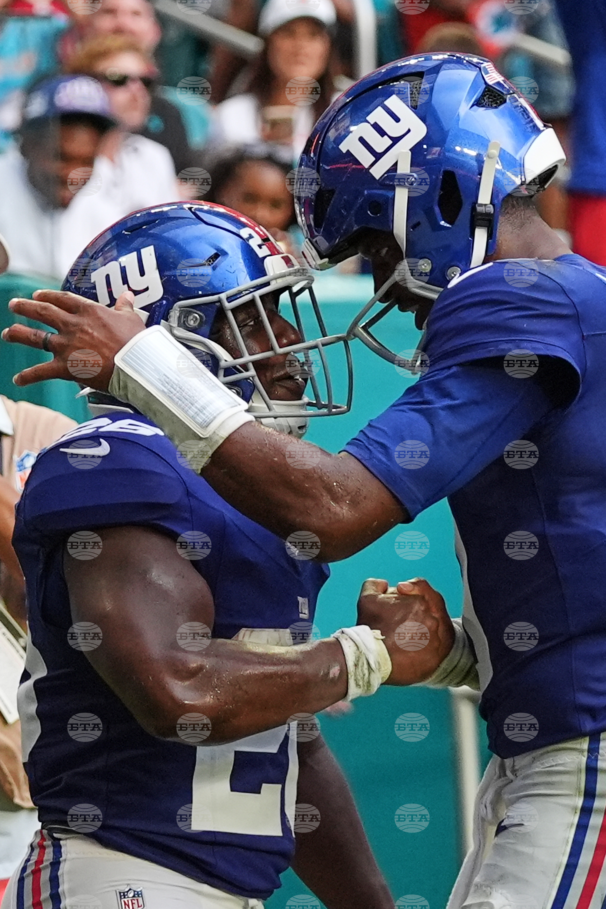 Giants Dolphins Football