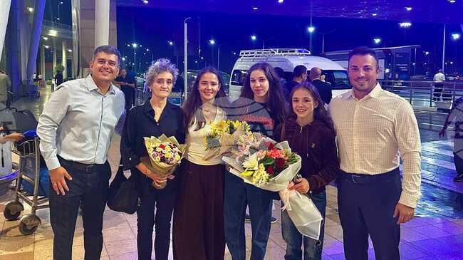 Световната шампионка на бухалки Стилияна Николова беше посрещната в българското посолство в Кайро