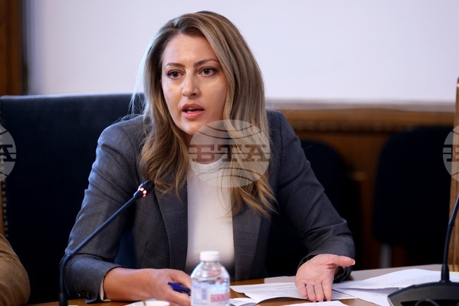 Не се водят разговори по процедурата за нов Висш съдебен съвет, а се изискват 160 гласа, каза Рая Назарян от ГЕРБ-СДС