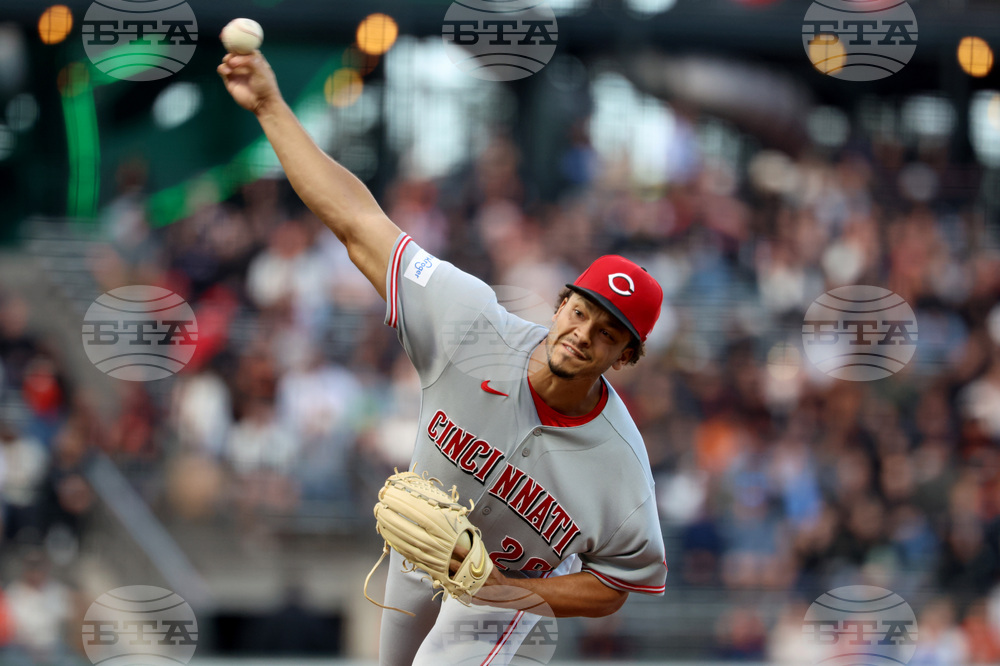 Reds Giants Baseball