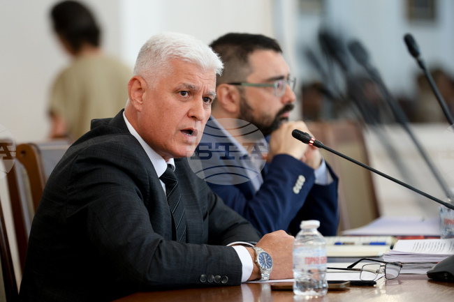 Комисията по отбрана одобри законопроекта за ратифициране на договора и меморандума за придобиване на минни ловци от Нидерландия и Белгия 