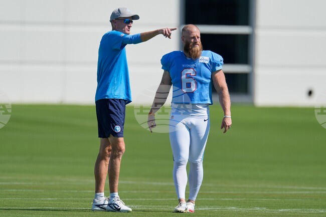 Titans Camp Football