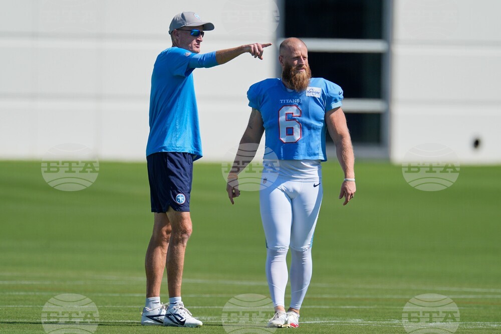Titans Camp Football