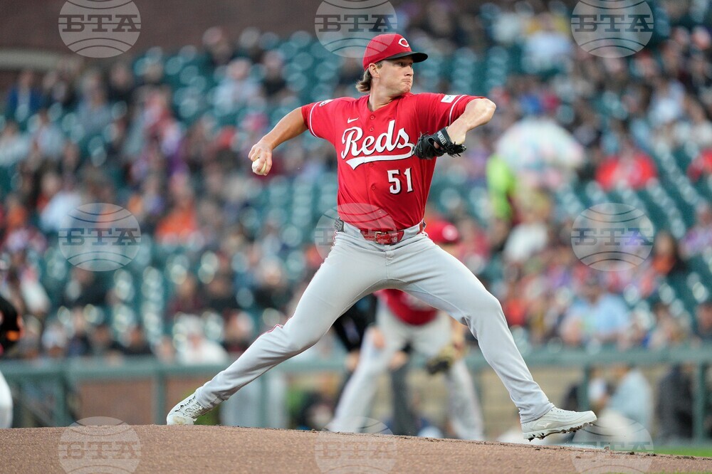 Reds Giants Baseball