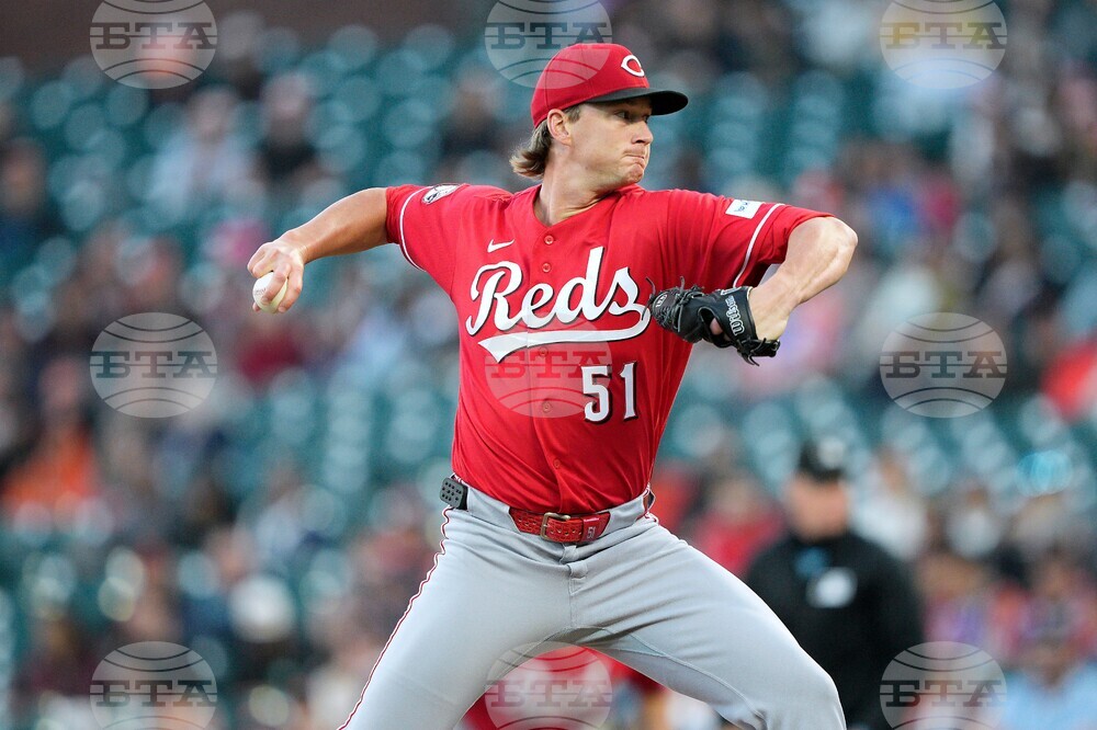 Reds Giants Baseball
