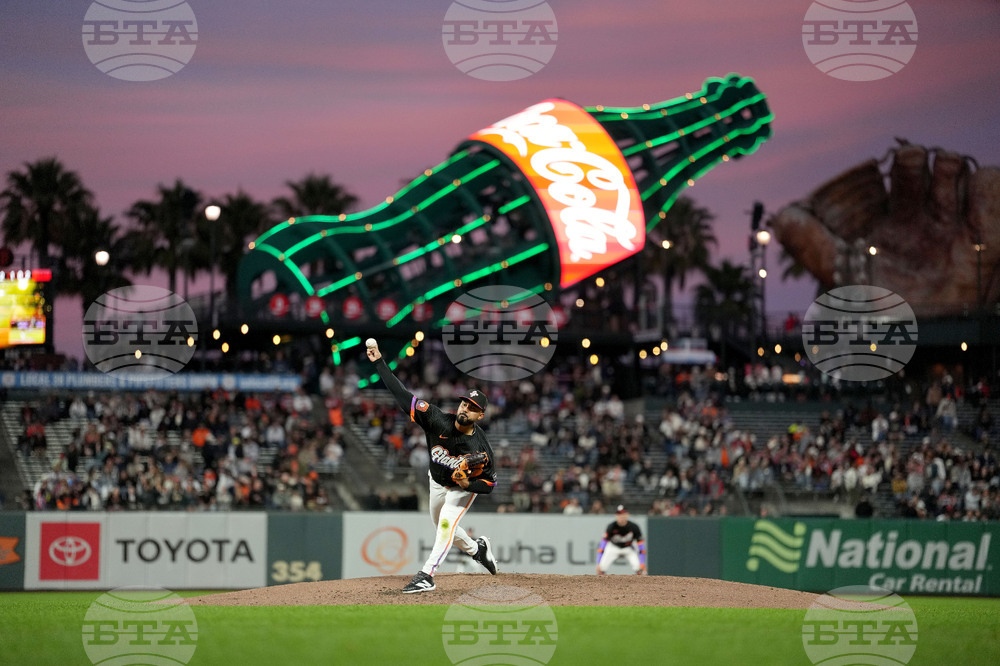 Reds Giants Baseball