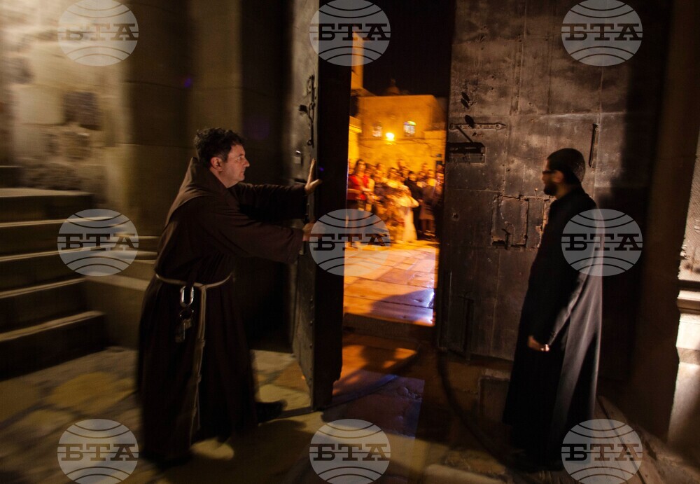 Night at Holy Sepulcher