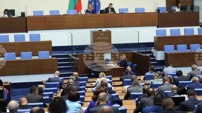 Парламентът обсъжда на първо четене промени в Закона за равнопоставеност на жените и мъжете