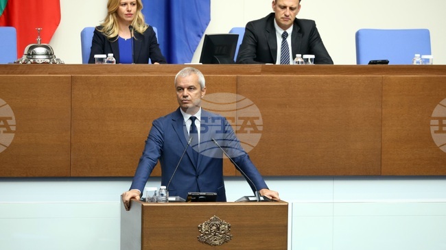 В този парламент единствената последователна опозиция е "Възраждане", каза лидерът на "Възраждане" Костадин Костадинов