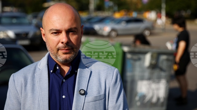 Waste Collection in Sofia's Poduyane, Slatina, Izgrev Districts on Schedule, Deputy Mayor for Environment Says 