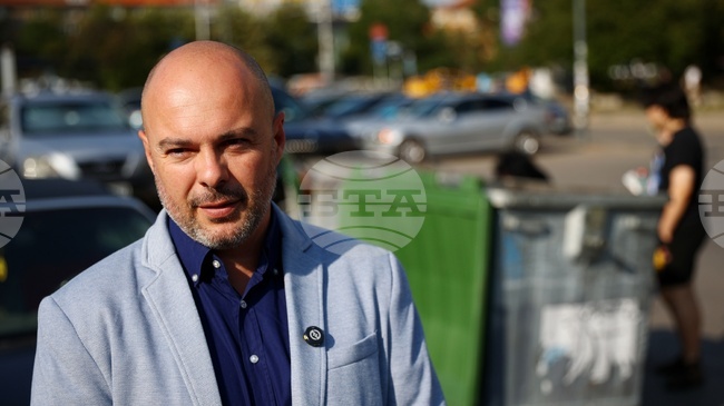 Сметосъбирането в районите „Подуяне“, „Слатина“ и „Изгрев“ в София се извършва по график, каза зам.-кметът Николай Неделков 