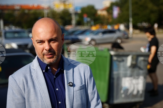 Сметосъбирането в районите „Подуяне“, „Слатина“ и „Изгрев“ в София се извършва по график, каза зам.-кметът Николай Неделков 