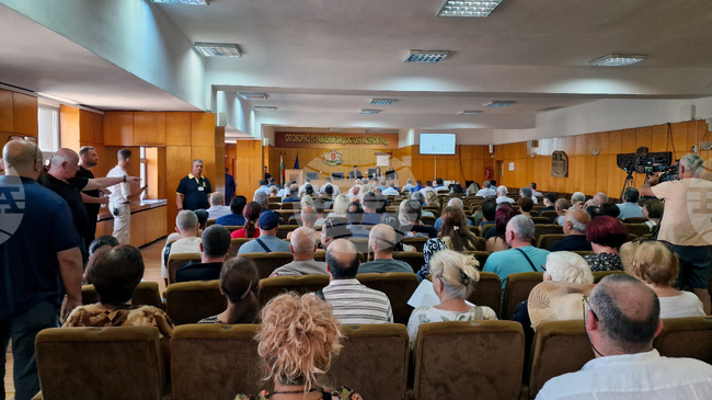 Отложиха точката за промяната на предназначението на имота на бившата Стоматологична поликлиника в Асеновград