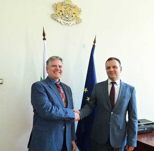 Justice Minister and US Chargé d'Affaires Discuss Corrections and Witness Protection Cooperation