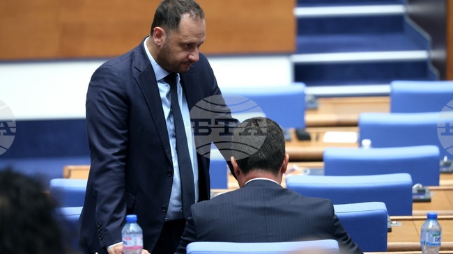 Парламентът ратифицира договора и меморандума за придобиване на минни ловци от Нидерландия и Белгия на две четения