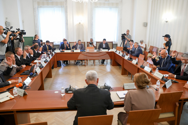 Парламентарната комисия по отбрана прие Доклад за изпълнение през 2025 г. на Програмата за инвестиции в отбраната до 2032 г.