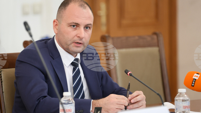 От юни „Лукойл Нефтохим Бургас“ плавно повишава преработката на горива, каза особеният управител на дружеството Евгени Симеонов