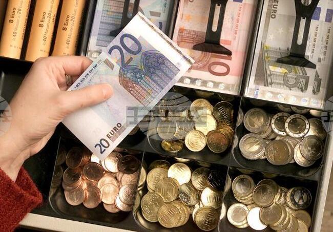 Еврото се задържа до прага 1,13 долара