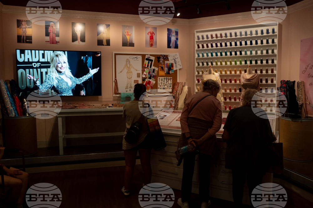 Obit Dolly Parton Reaction