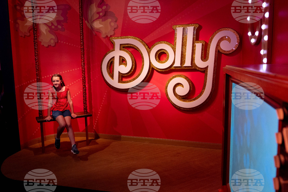 Obit Dolly Parton Reaction