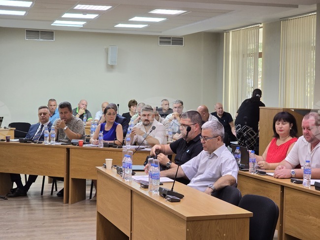 Общинският съвет в Плевен даде разрешение за изграждане на нови спортни площадки в Математическа гимназия "Гео Милев"