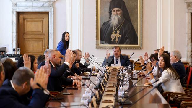 Парламентарната комисия по земеделие одобри изготвянето на общ законопроект от приетите на първо четене промени в Закона за подпомагане на земеделските производители