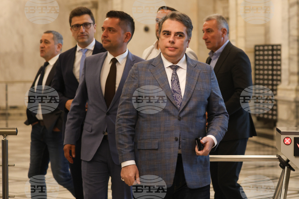 Националният съвет на „Продължаваме промяната“ подкрепи Андрей Гюров и Георги Кандев за президентските избори