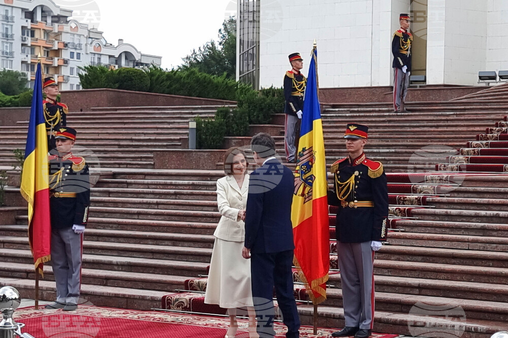 Молдова - Кишинев - независимост - национален празник - президенти