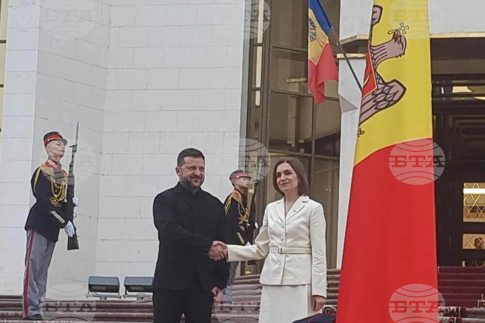 Украинският президент Володимир Зеленски пристигна в Кишинев за отбелязването на 35-ата годишнина от независимостта на Молдова