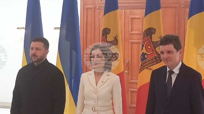 Молдова отбеляза 35-годишнината от независимостта си; президентът Мая Санду посрещна президентите на Украйна и Румъния