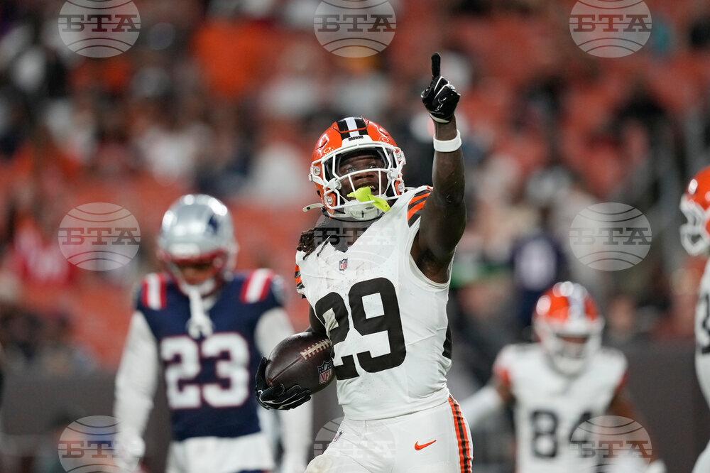 Patriots Browns Football