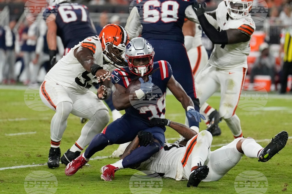 Patriots Browns Football