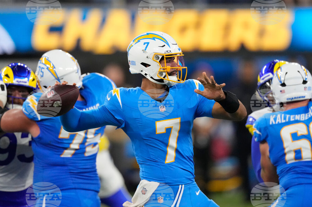 Rams Chargers Football