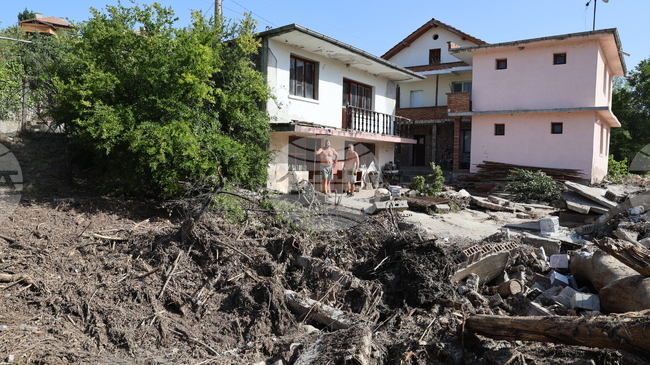 Twenty Servicemen Continue Recovery Efforts in Flood-Hit Strumyani