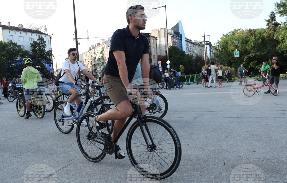 НДК - велосипедисти - протест