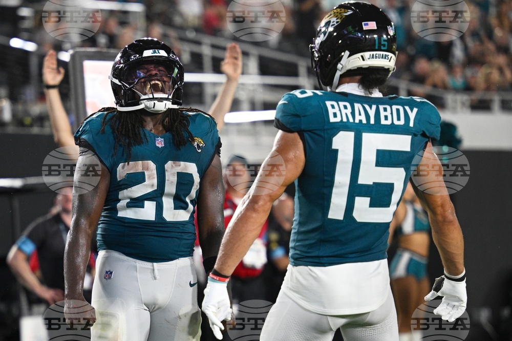 APTOPIX Buccaneers Jaguars Football