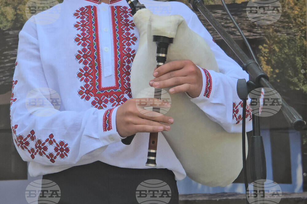 Село Черни Вит - Национален фолклорен събор на народното творчество „От Тимок до Вита”