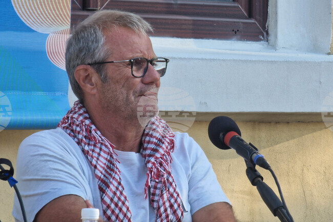 Ректорът на НХА проф. Георги Янков ще предложи надписът на Художествената галерия в Созопол да бъде на шрифта ЛИК