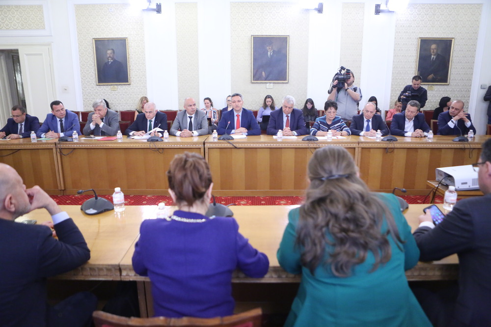 Кристиан Вигенин на среща с ГЕРБ: Има 3 въпроса, които трябва да решим, преди да навлезем в детайли по програми