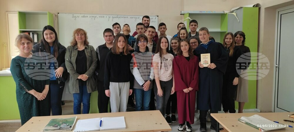Апелативна прокуратура – Варна: Още две срещи с ученици проведоха прокурори от Добрич и заедно с тях симулираха съдебен процес