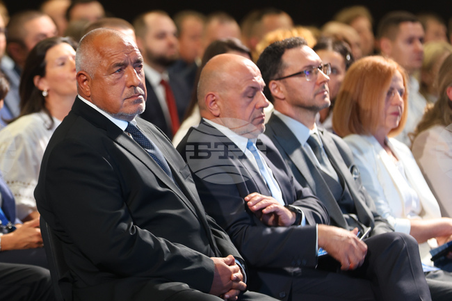 Започна Националното събрание на ГЕРБ, на което ще бъдат гласувани промени в Изпълнителната комисия на партията 