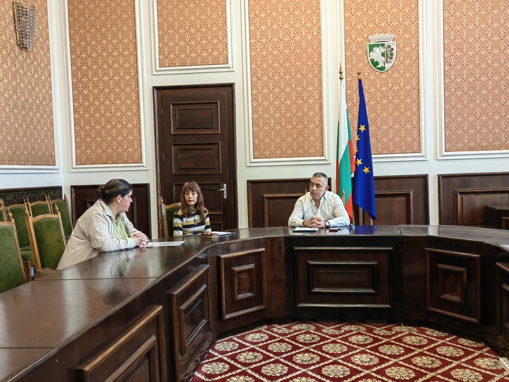 Община Сливен: Въпроси от пътната инфраструктура, социални и лични казуси - в приемния ден на кмета Стефан Радев
